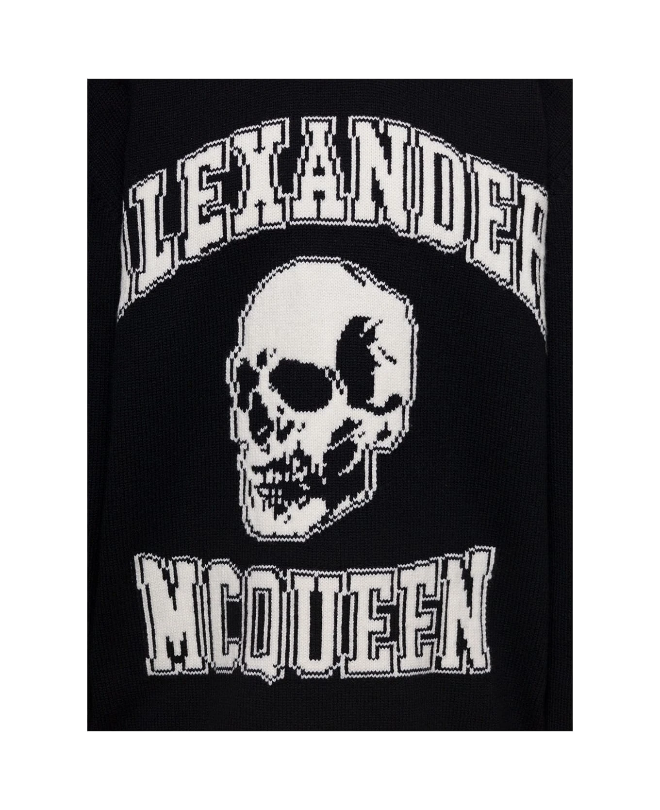 Black And White Crewneck Sweater With Skull Motif In Wool And Cashmere Man Alexander McQueen Black And White Crewneck Sweater With Skull Motif In Wool And Cashmere Man -Italist Clothing Sale 5dd2bdcd0f9e2946004810e3424e6d0a