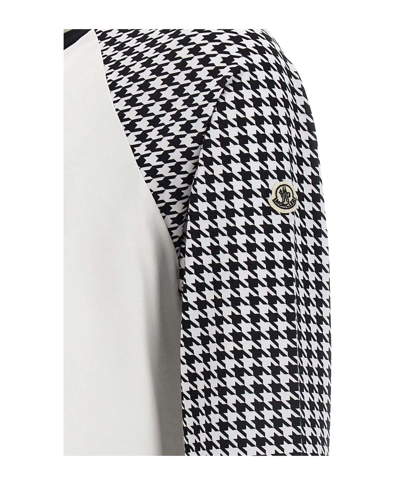 T-shirt Moncler Genius X Fragment T-shirt Moncler Genius X Fragment -Italist Clothing Sale bfb6dab1d4b81a69bd4ea82346cf87c0